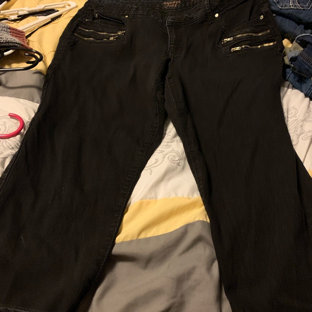 Black JLo Capris